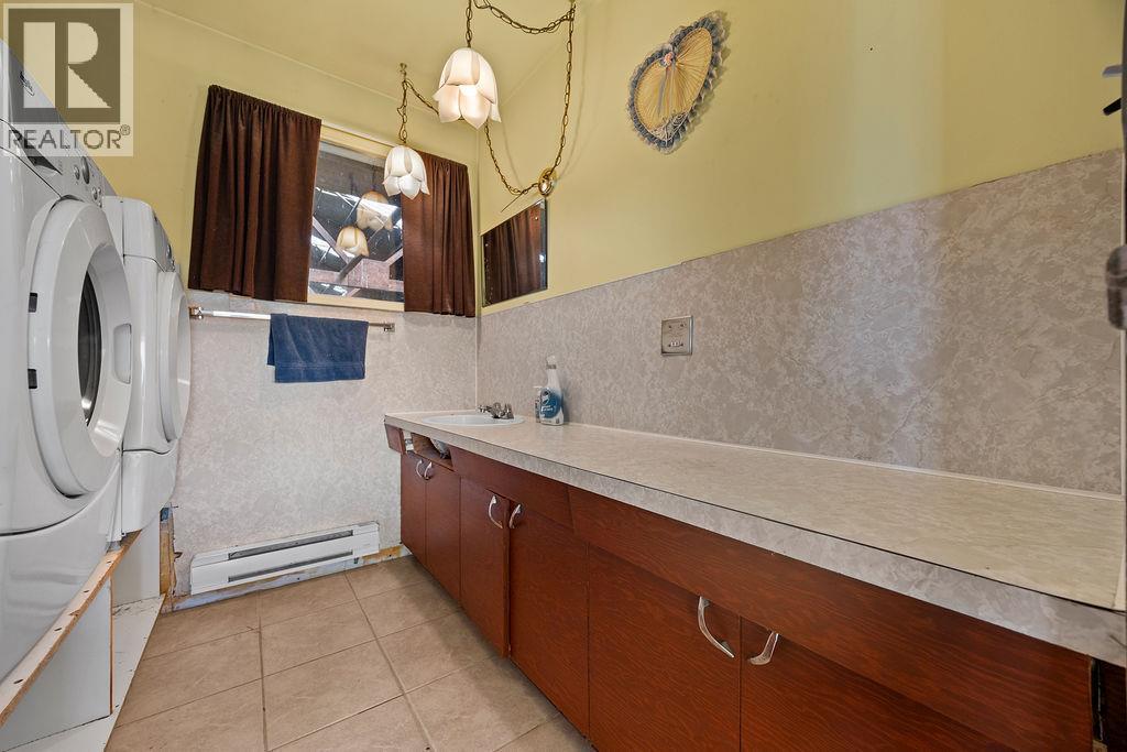 1823 Francis Street, Vernon, BC - Indoor