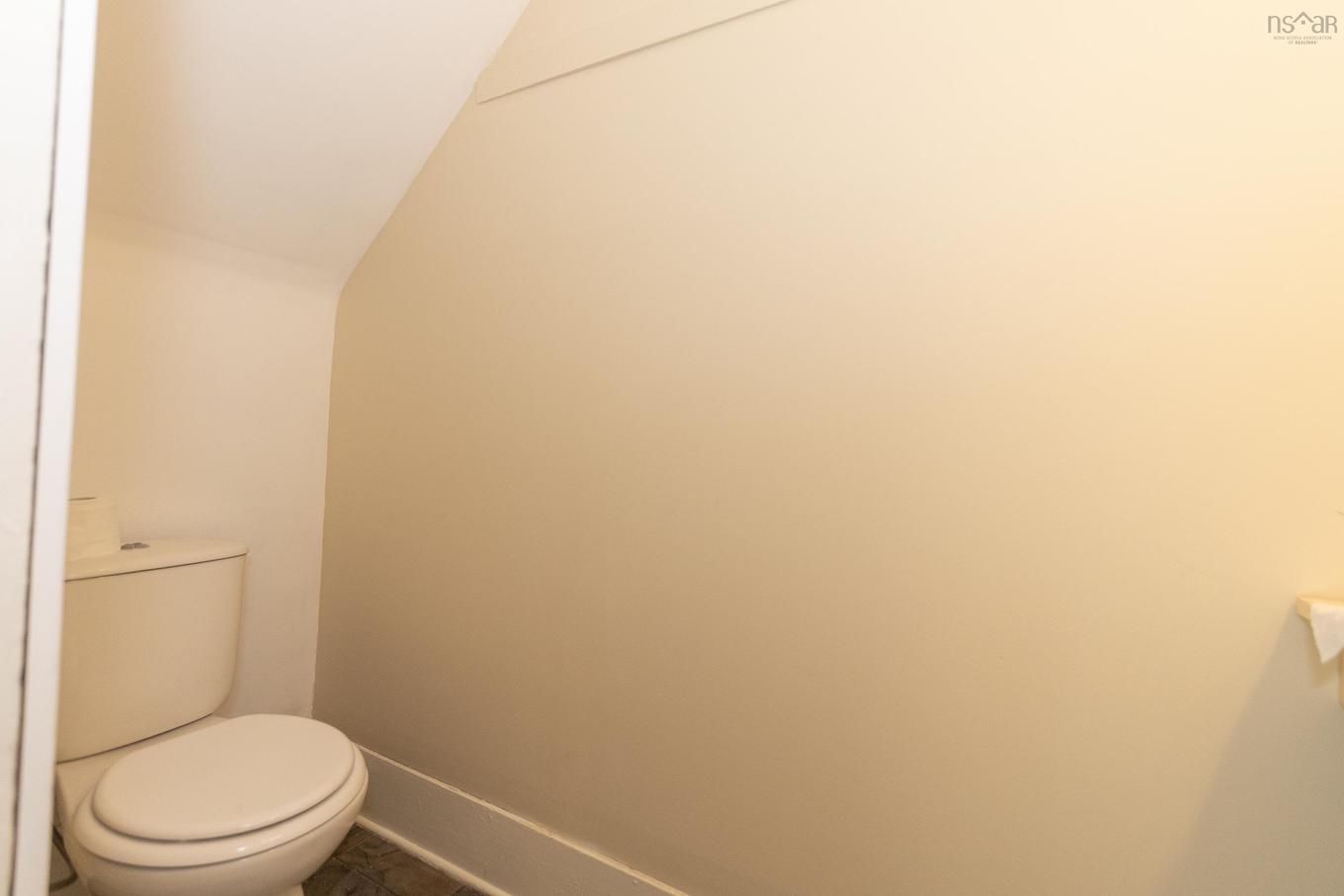 22-24 Croft Street, Amherst, NS