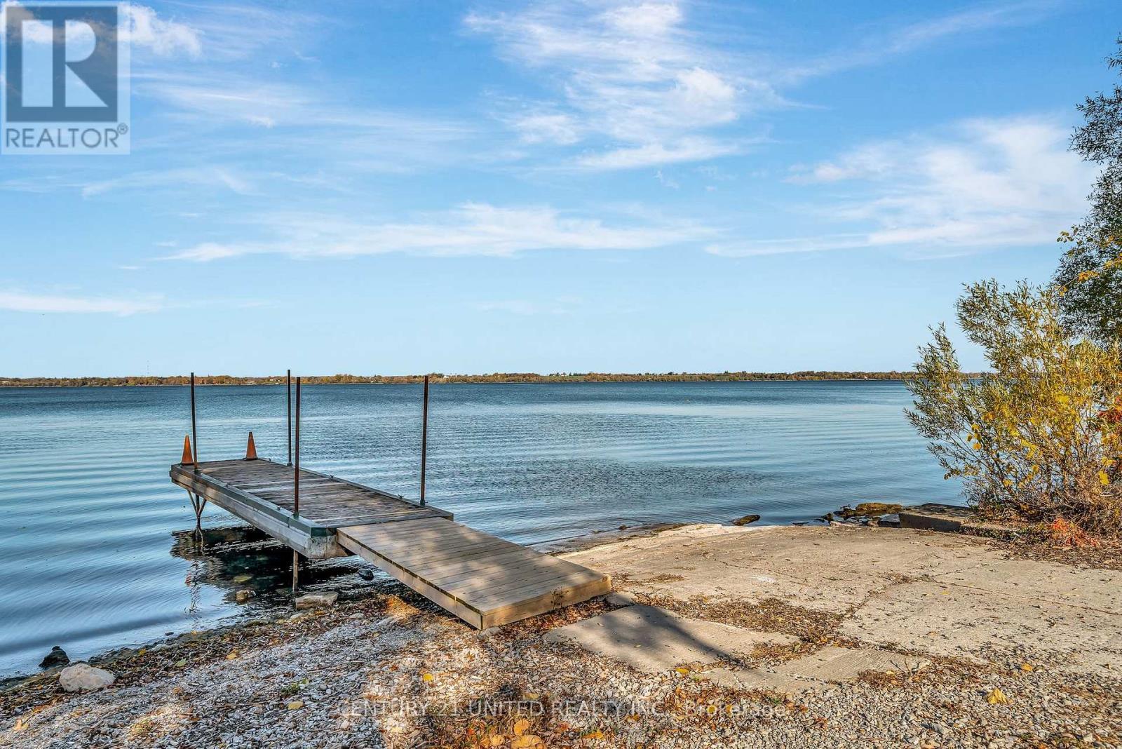 226 Prinyers Cove Crescent, Prince Edward County (North Marysburg Ward), ON