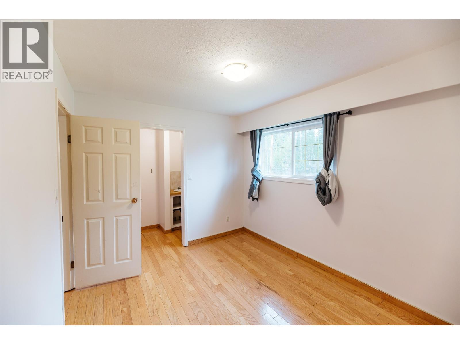 5098 Perkins Road, 100 Mile House, BC - Indoor Photo Showing Other Room