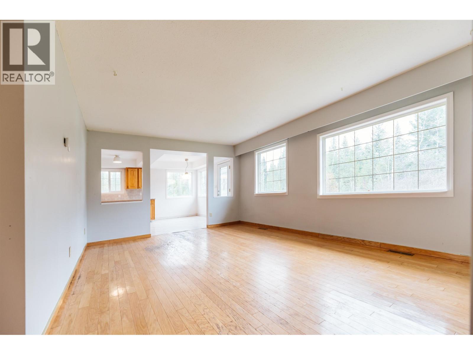 5098 Perkins Road, 100 Mile House, BC - Indoor Photo Showing Other Room