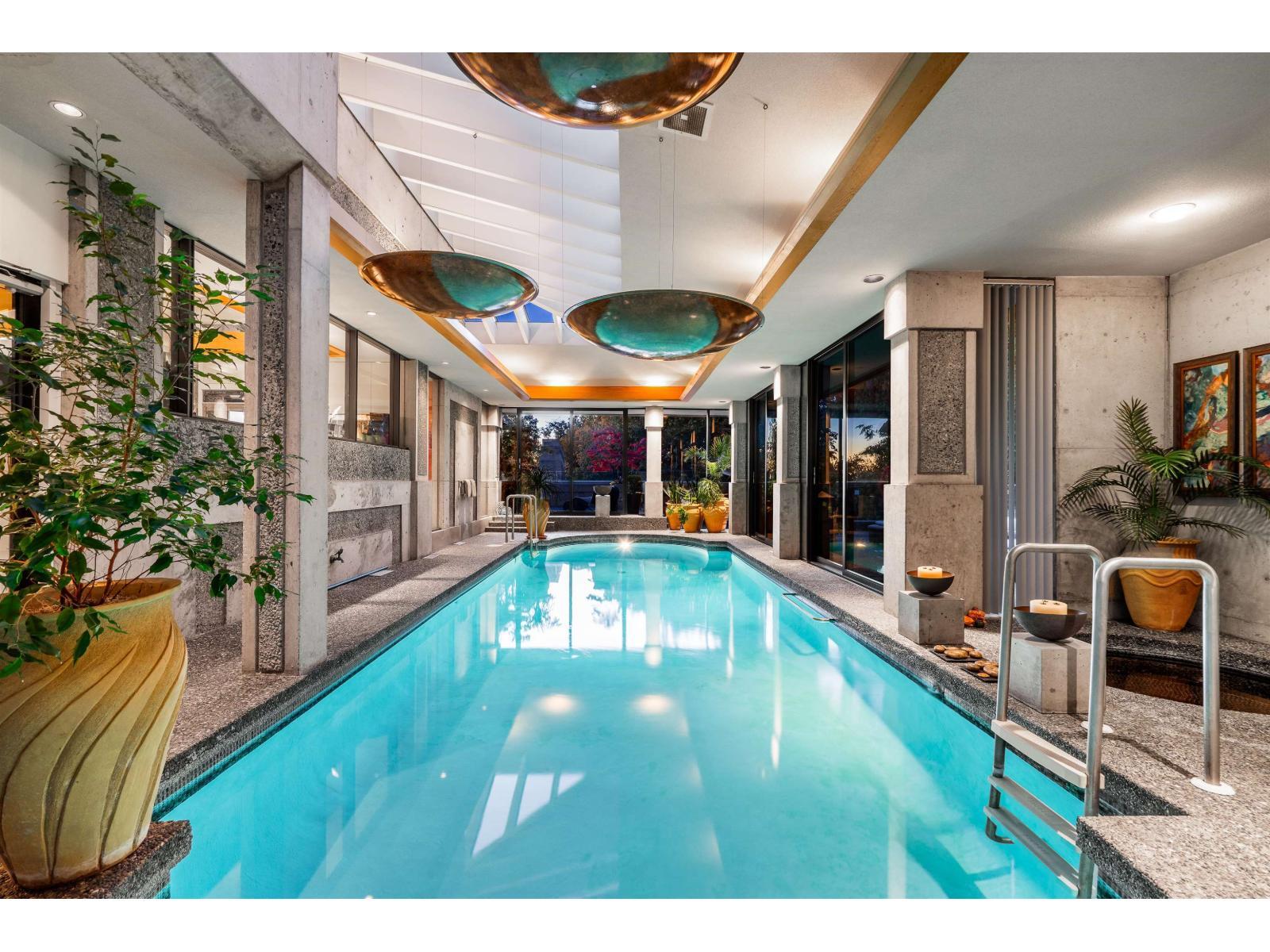 14971 Prospect Avenue, White Rock, BC - Indoor Photo Showing Other Room With In Ground Pool