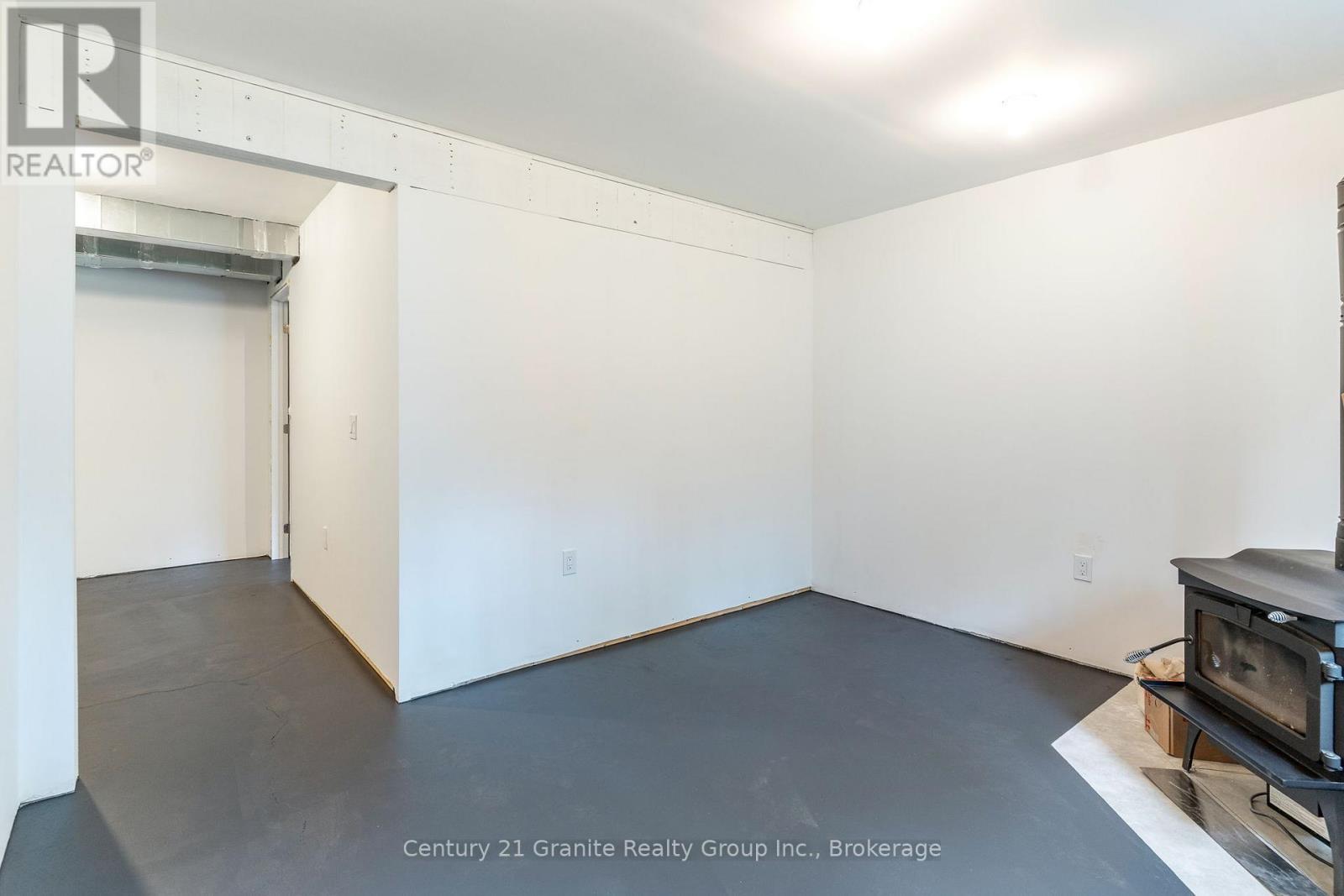 10498 Highway 118, Algonquin Highlands (Stanhope), ON - Indoor Photo Showing Other Room