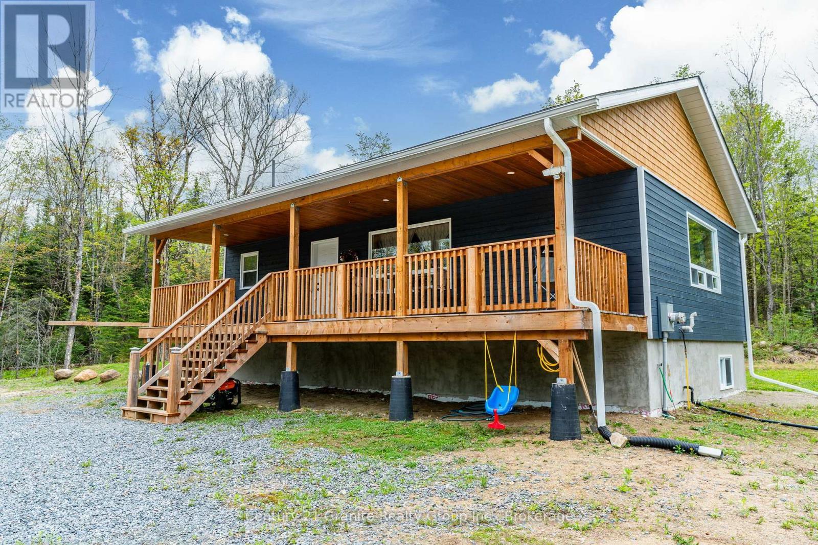 10498 Highway 118, Algonquin Highlands (Stanhope), ON - Outdoor With Deck Patio Veranda