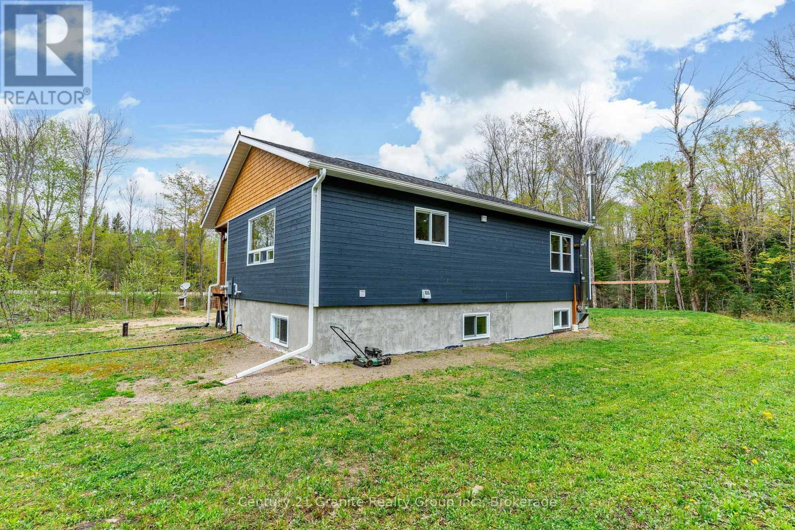 10498 Highway 118, Algonquin Highlands (Stanhope), ON - Outdoor