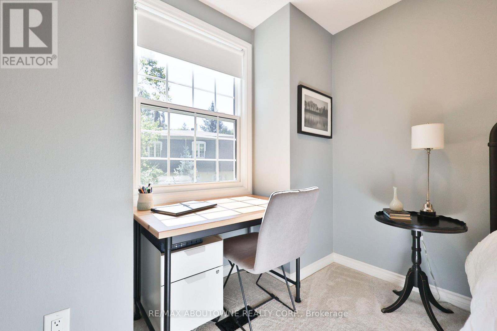 206 Rossmore Boulevard, Burlington, ON - Indoor