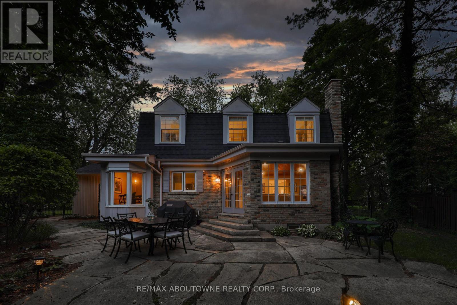 206 Rossmore Boulevard, Burlington, ON - Outdoor With Deck Patio Veranda