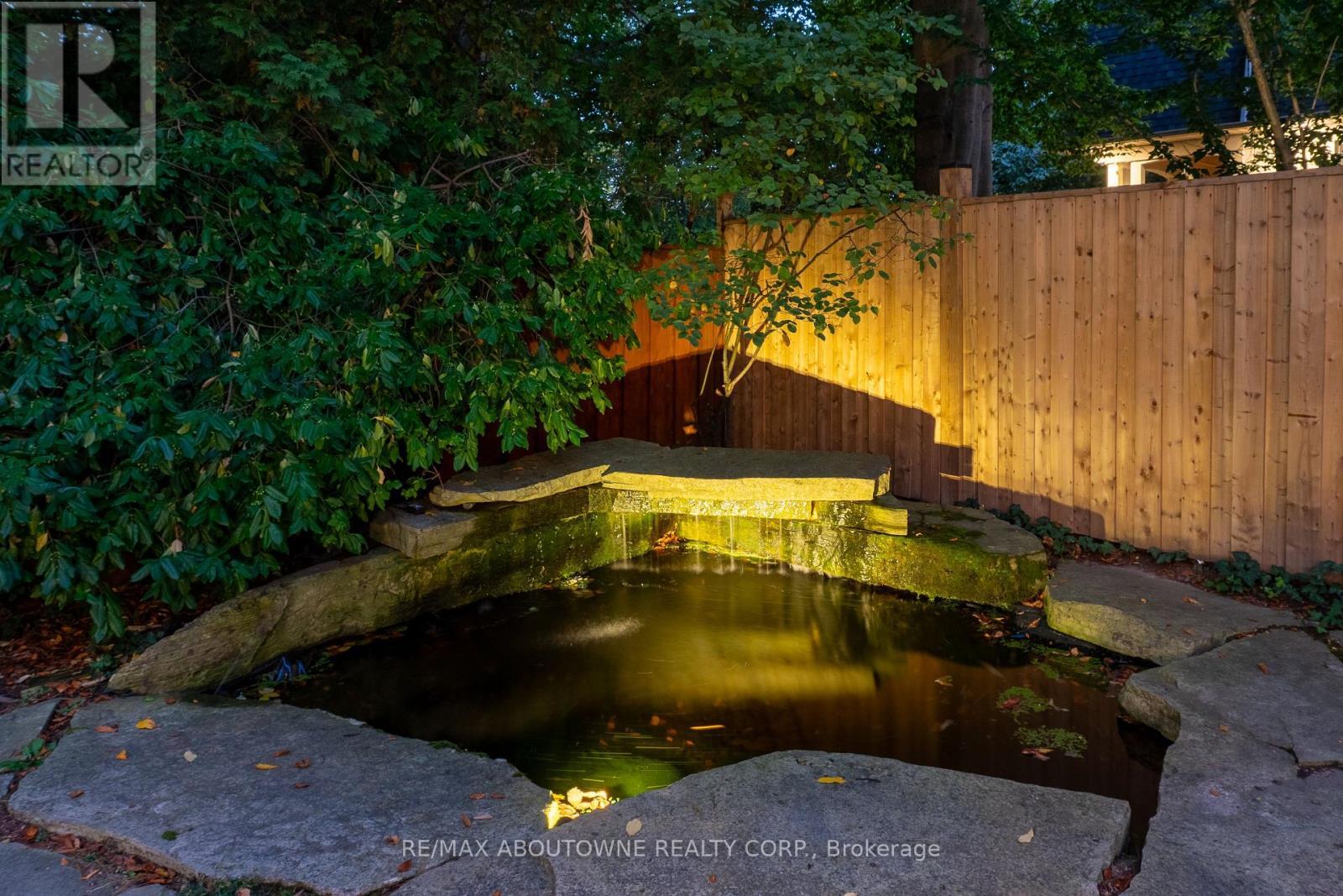 206 Rossmore Boulevard, Burlington, ON - Outdoor