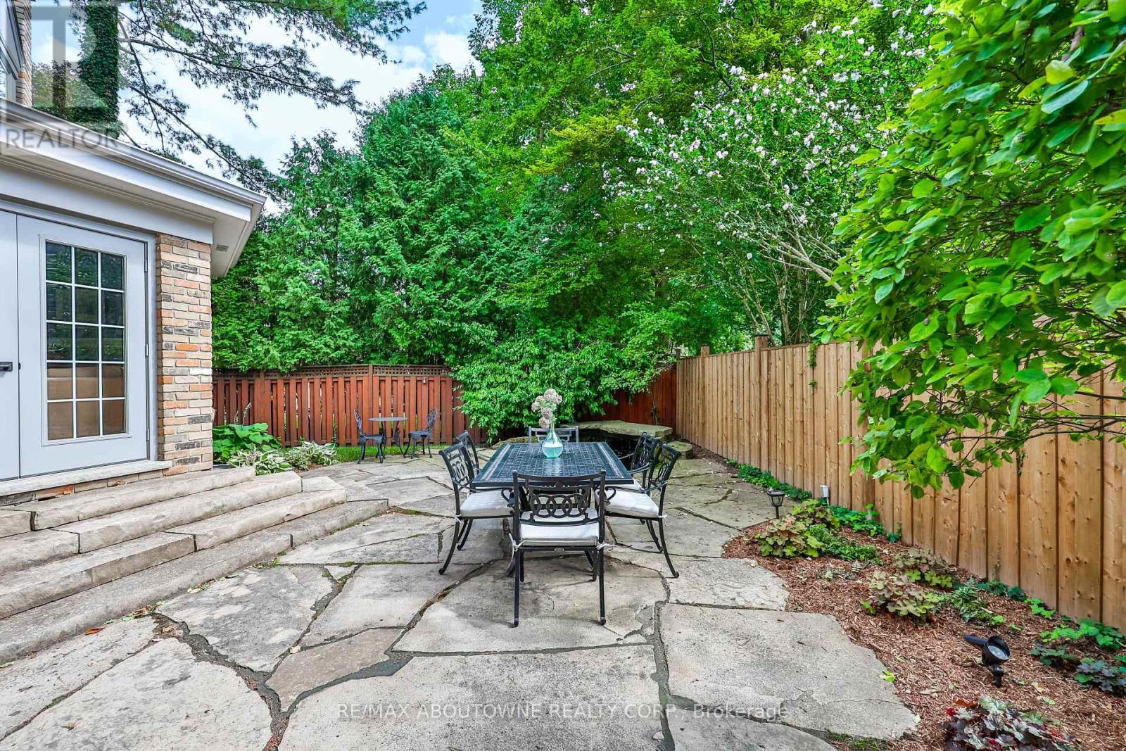 206 Rossmore Boulevard, Burlington, ON - Outdoor With Deck Patio Veranda