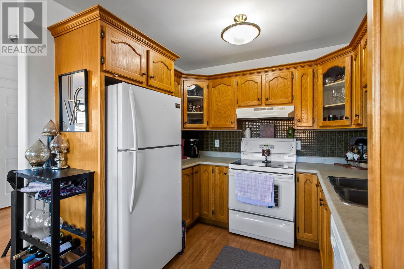 3 Butterworth Place, St. John'S, NL - Indoor Photo Showing Kitchen