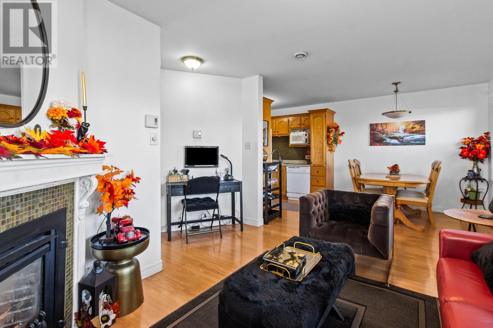 3 Butterworth Place, St. John'S, NL - Indoor Photo Showing Living Room With Fireplace