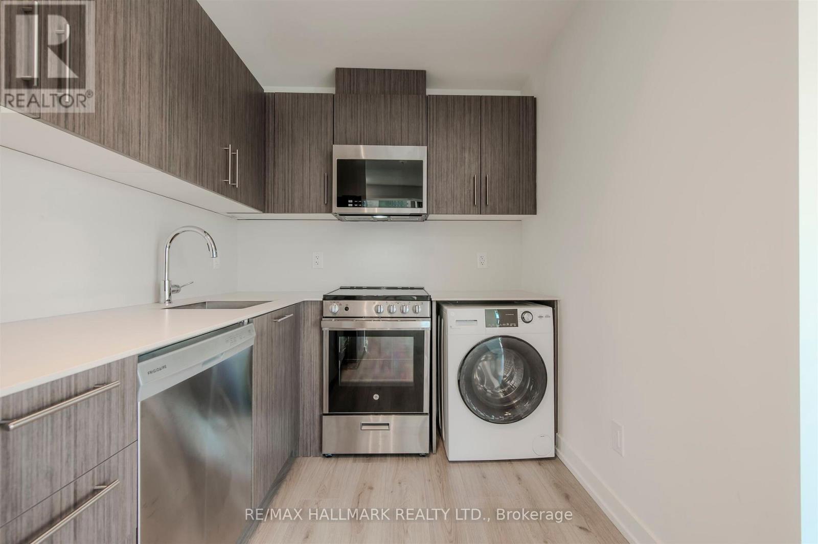 2Nd Floor - 35-851 Sheppard Avenue W, Toronto, ON - Indoor Photo Showing Laundry Room