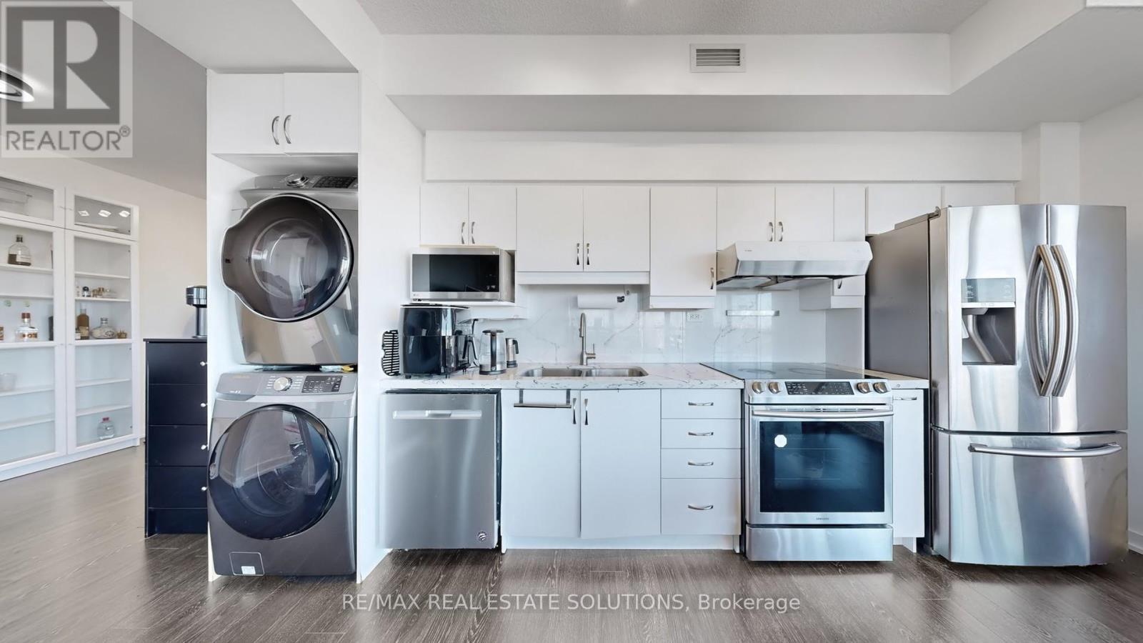 3102 - 33 Singer Court, Toronto, ON - Indoor