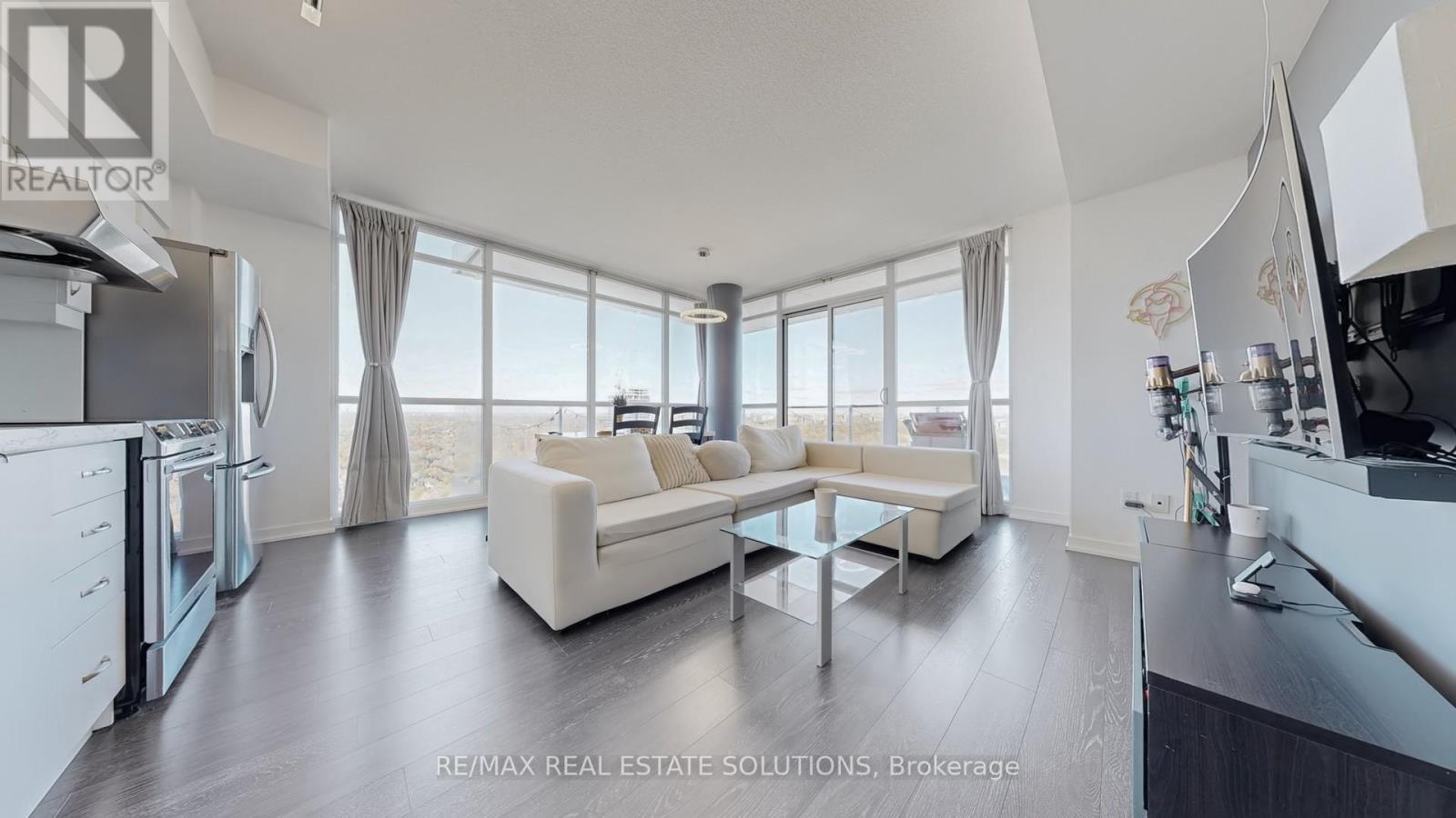 3102 - 33 Singer Court, Toronto, ON - Indoor Photo Showing Living Room