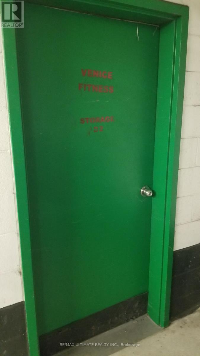 Locker D2 - 393 King Street W, Toronto, ON