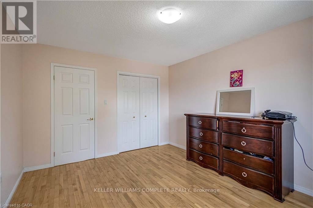 2 Robespierre Court, Hamilton, ON - Indoor