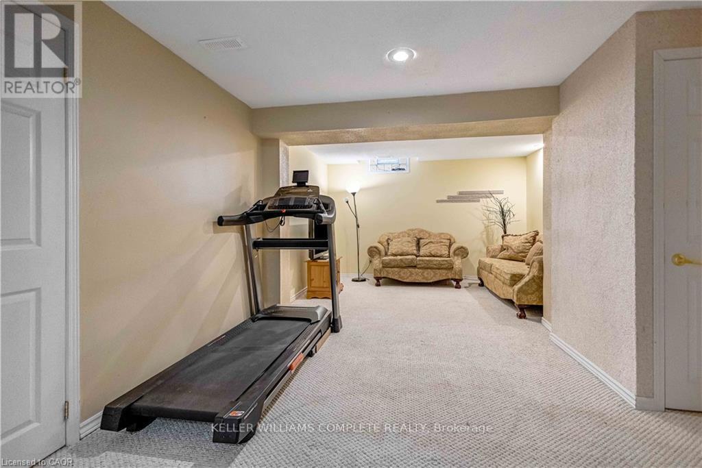 2 Robespierre Court, Hamilton, ON - Indoor Photo Showing Gym Room