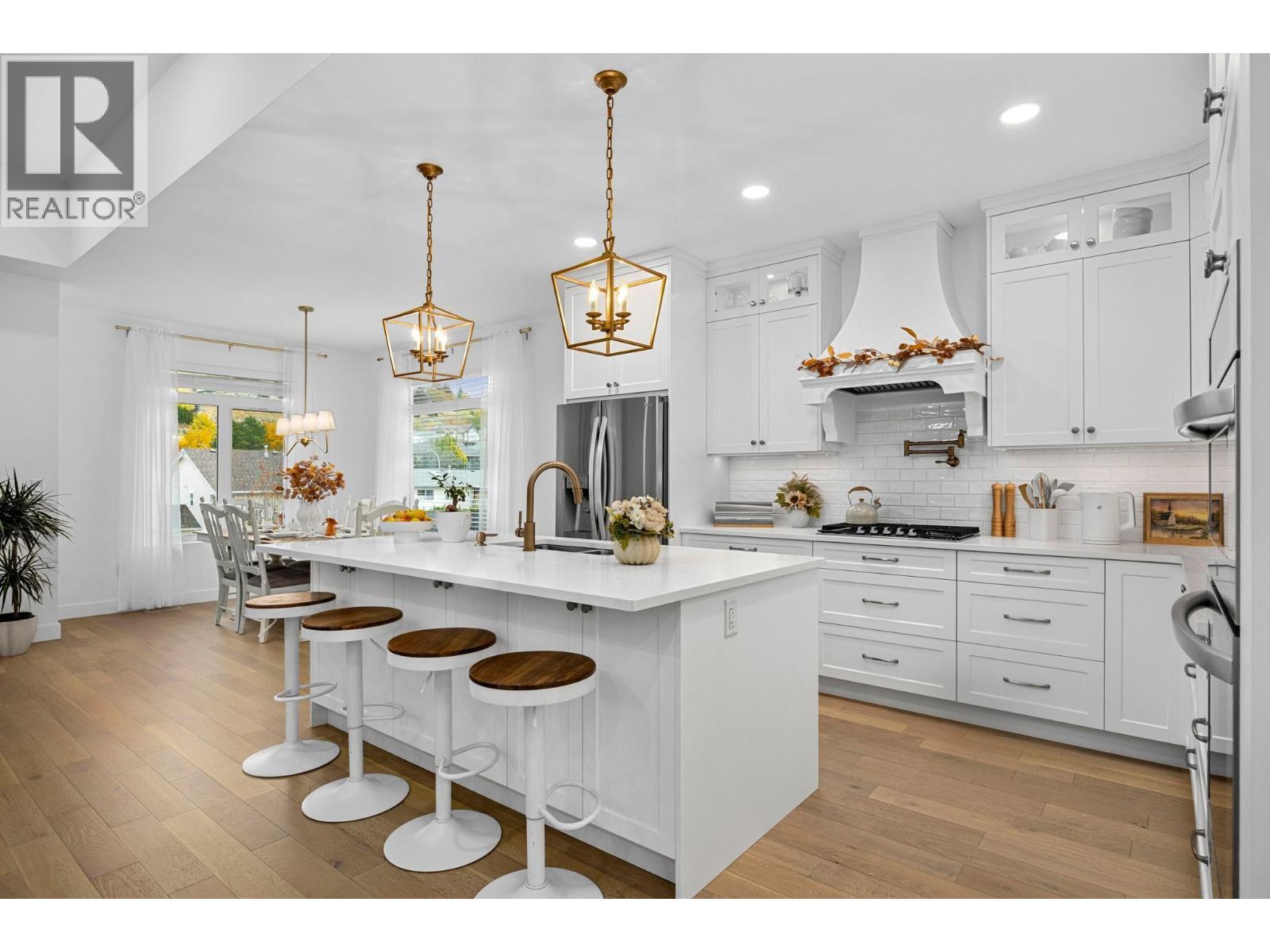 921 Mt Griffin Road Lot# 031-034-98, Vernon, BC - Indoor Photo Showing Kitchen With Upgraded Kitchen