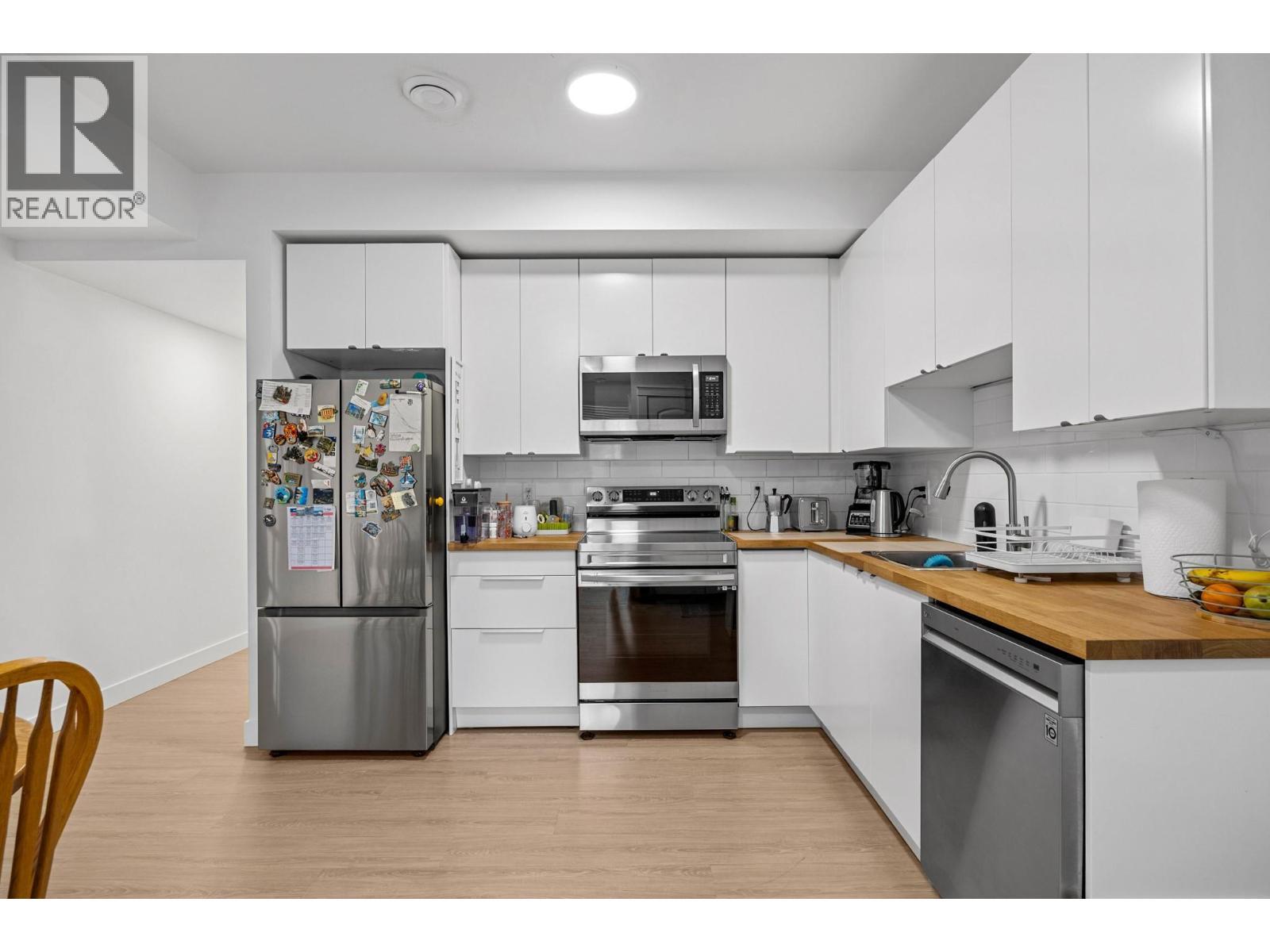921 Mt Griffin Road Lot# 031-034-98, Vernon, BC - Indoor Photo Showing Kitchen With Stainless Steel Kitchen