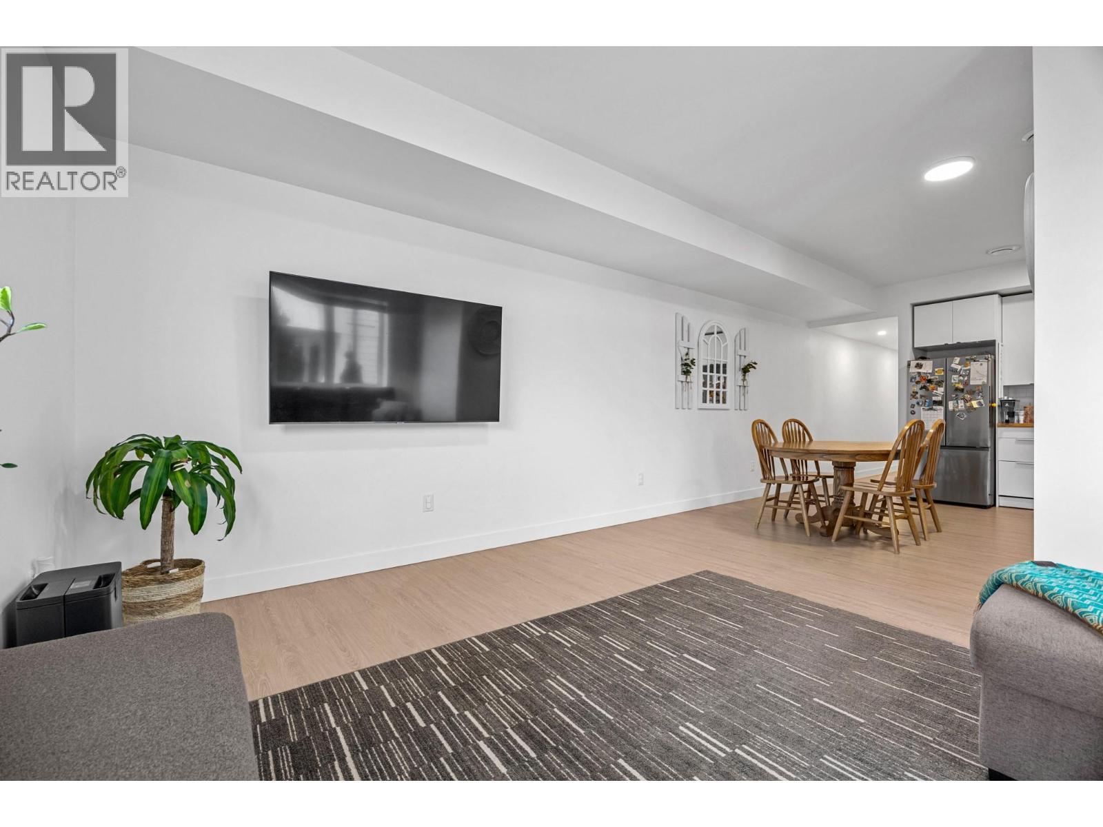 921 Mt Griffin Road Lot# 031-034-98, Vernon, BC - Indoor Photo Showing Living Room