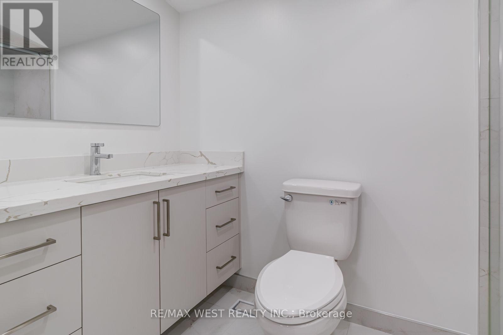 Main - 152 Clarence Street, Brampton, ON - Indoor Photo Showing Bathroom