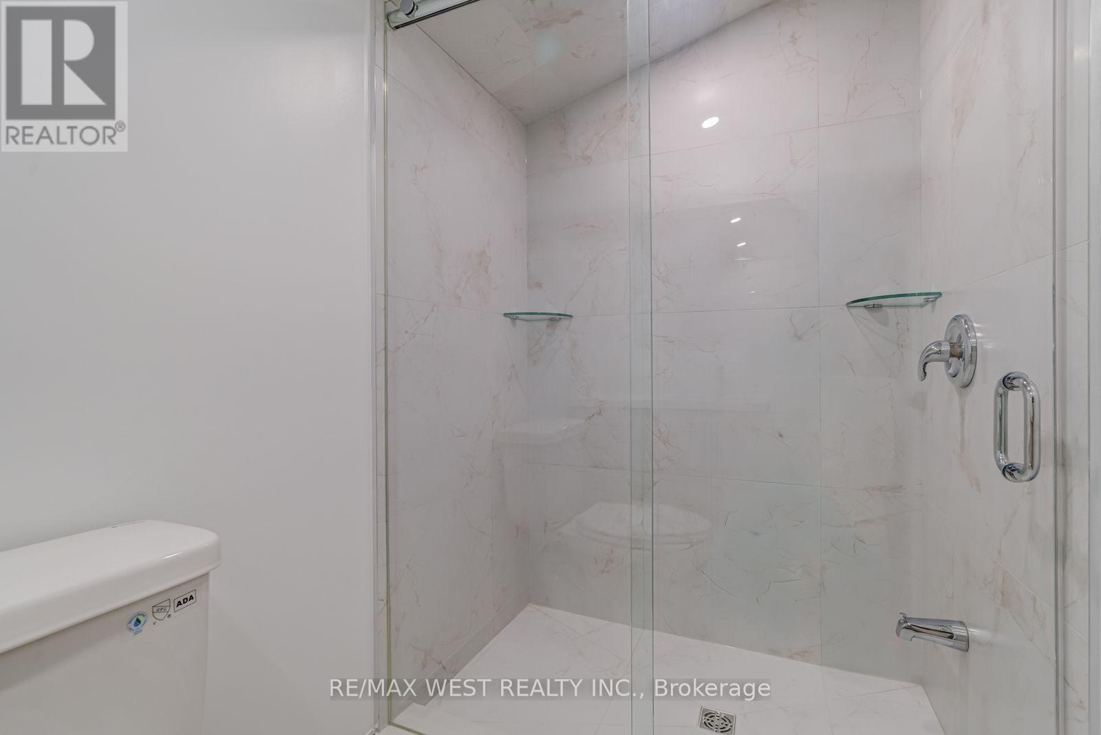 Main - 152 Clarence Street, Brampton, ON - Indoor Photo Showing Bathroom