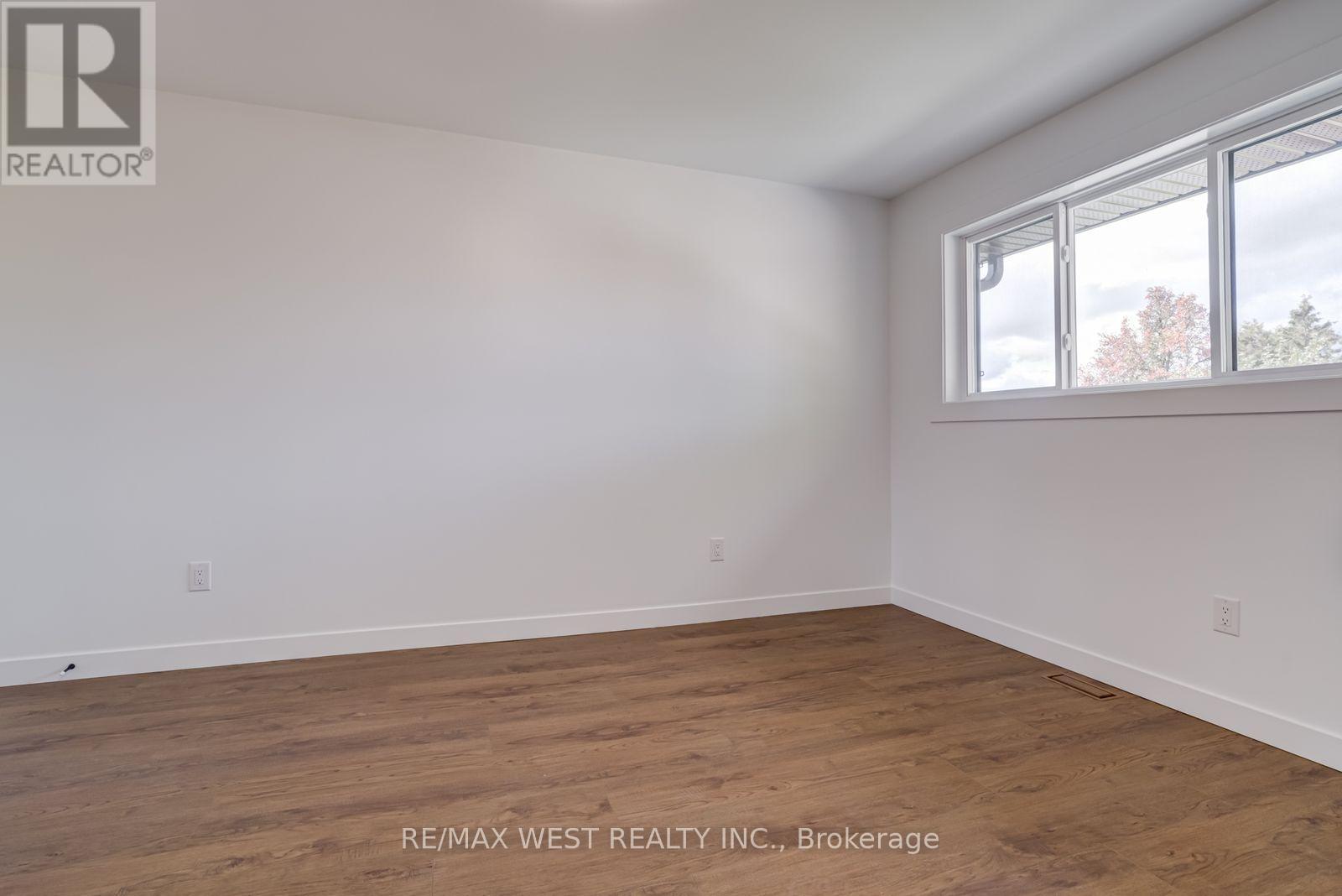 Main - 152 Clarence Street, Brampton, ON - Indoor Photo Showing Other Room