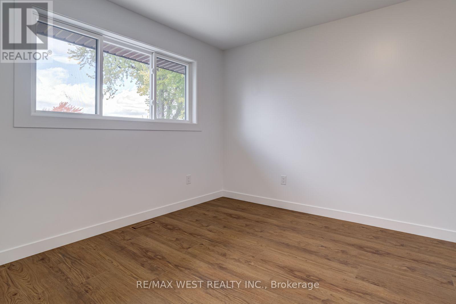 Main - 152 Clarence Street, Brampton, ON - Indoor Photo Showing Other Room