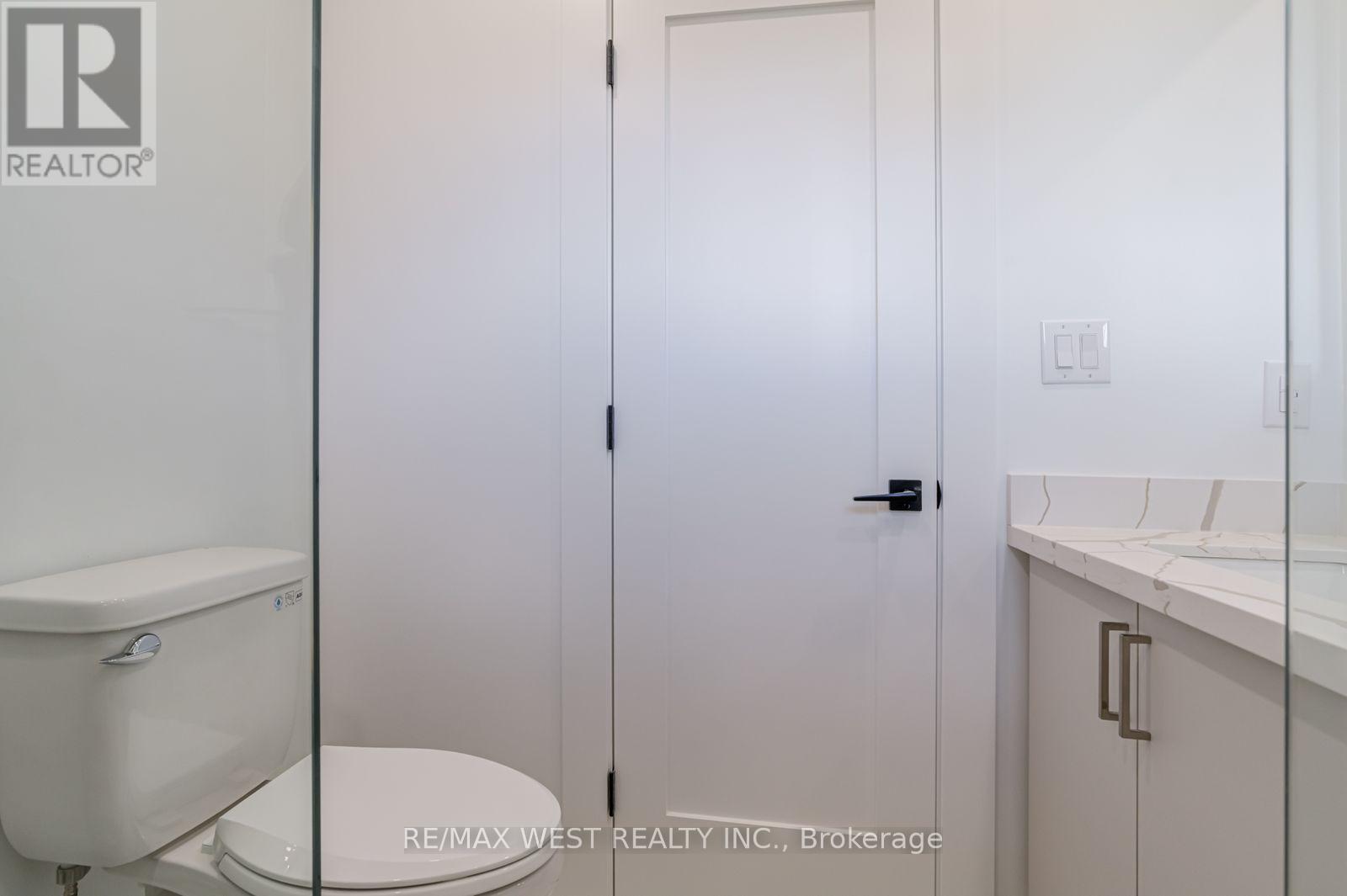 Main - 152 Clarence Street, Brampton, ON - Indoor Photo Showing Bathroom