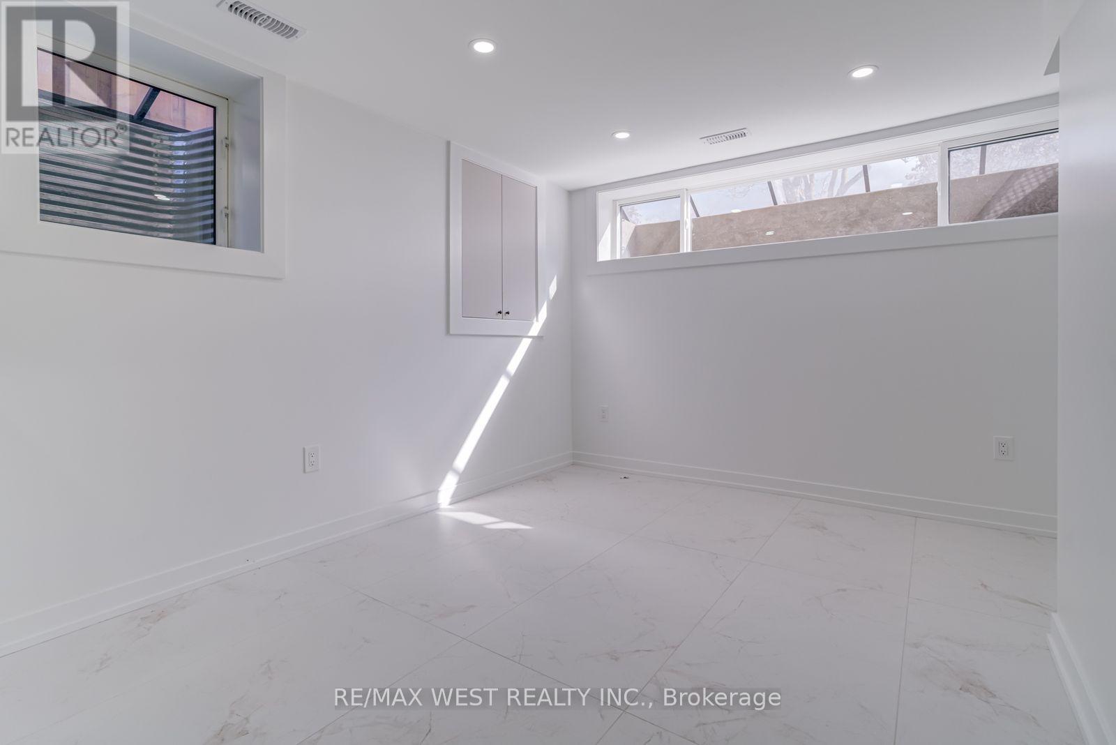 Lower - 152 Clarence Street, Brampton, ON -