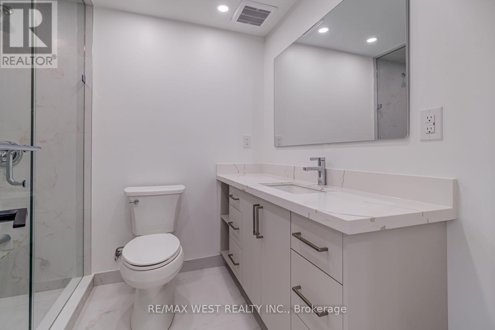 Lower - 152 Clarence Street, Brampton, ON - Indoor Photo Showing Bathroom