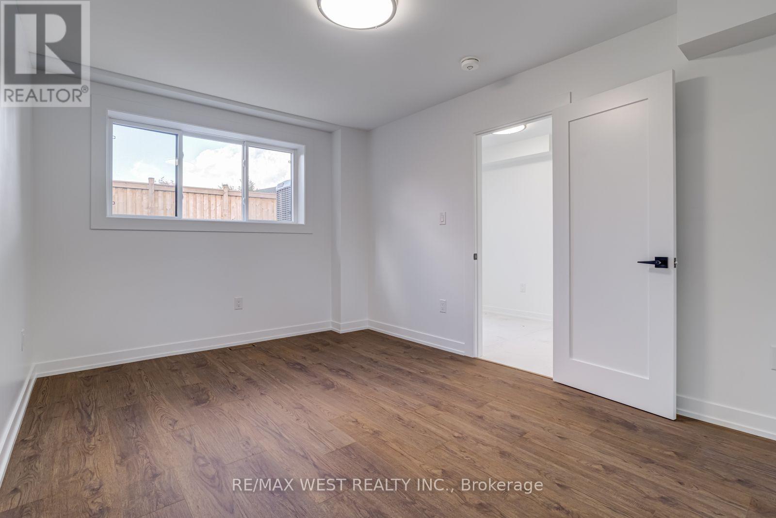 Lower - 152 Clarence Street, Brampton, ON - Indoor Photo Showing Other Room