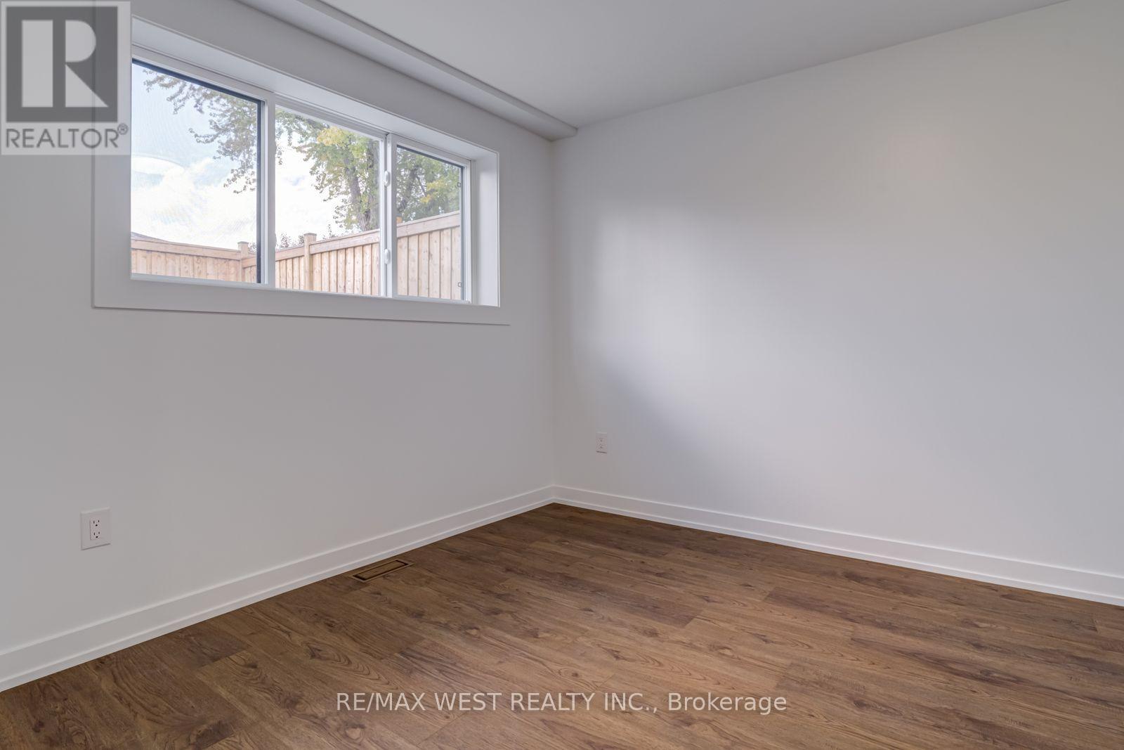 Lower - 152 Clarence Street, Brampton, ON - Indoor Photo Showing Other Room