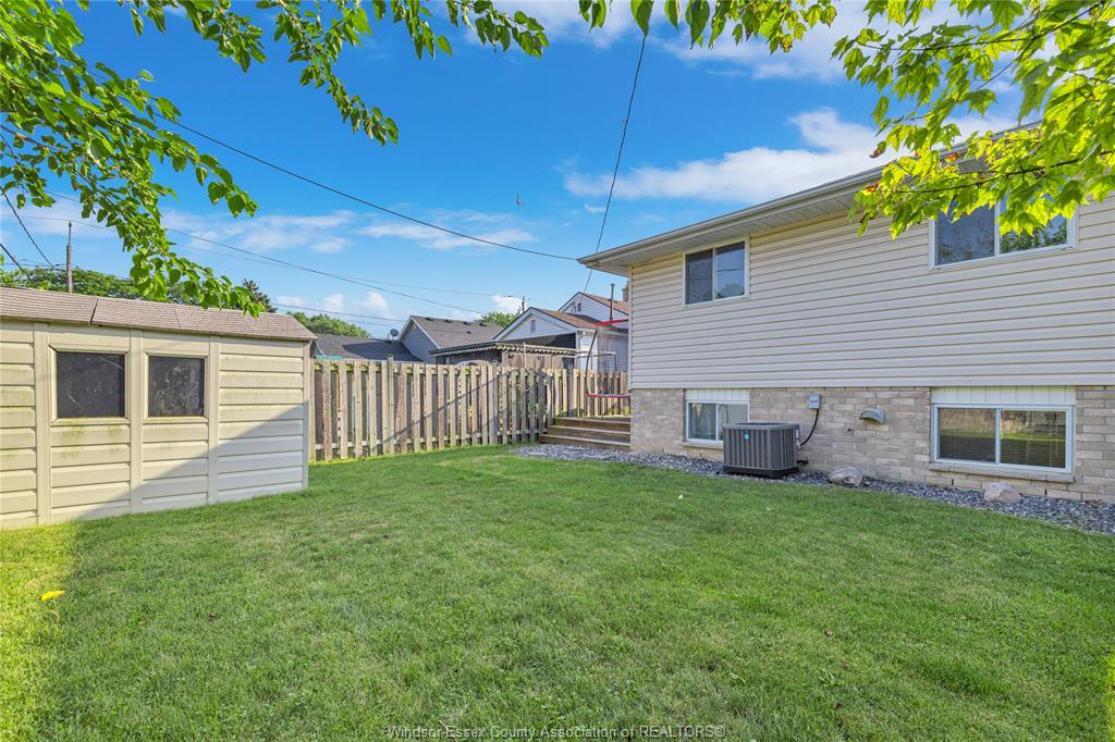 674 Labute, Tecumseh, ON