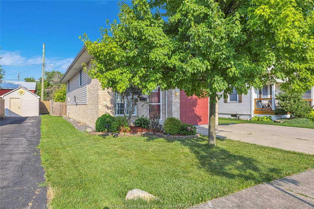 674 Labute, Tecumseh, ON