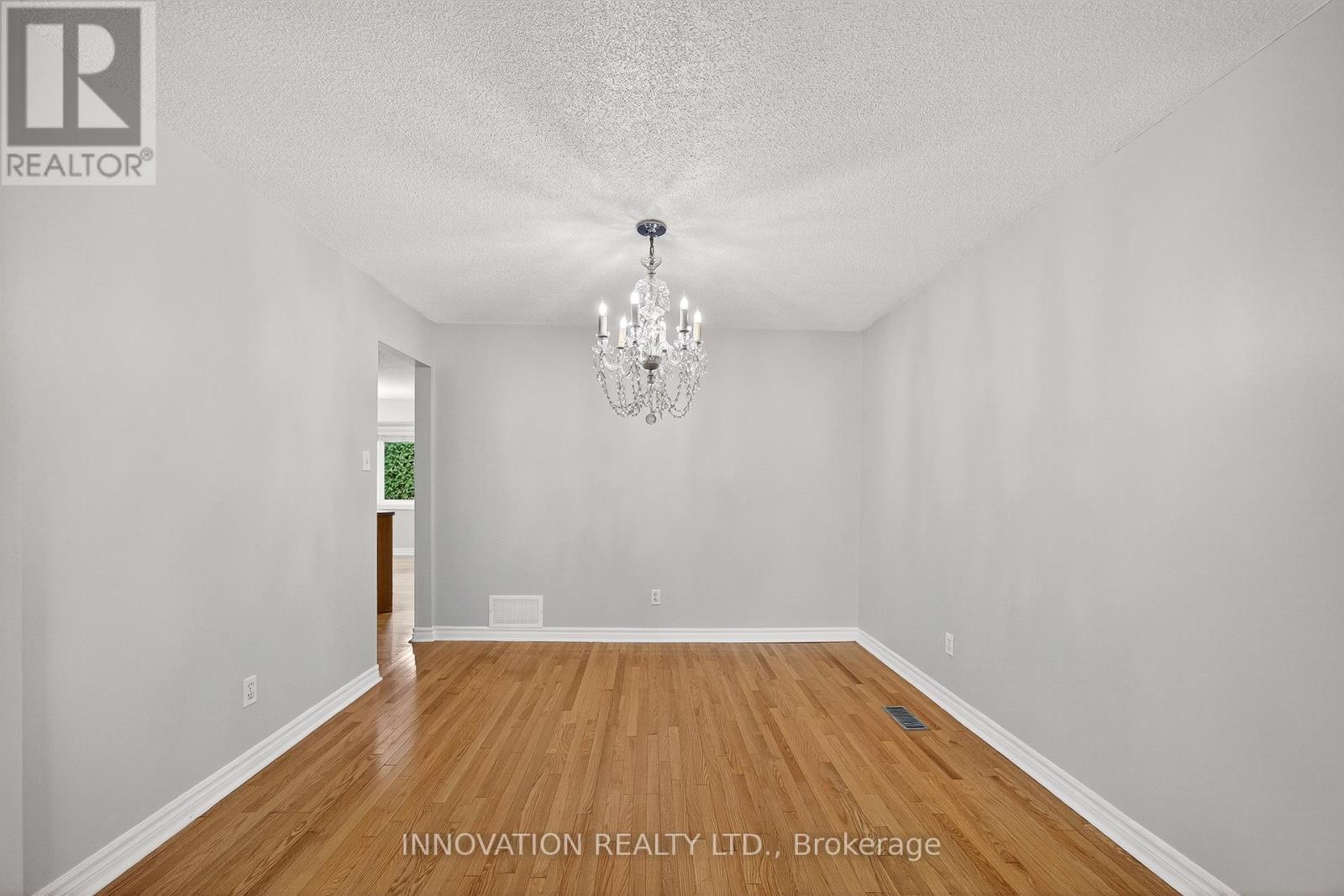 Dining room w hardwood flooring - 30 Randall James Drive, Ottawa, ON - Indoor Photo Showing Other Room