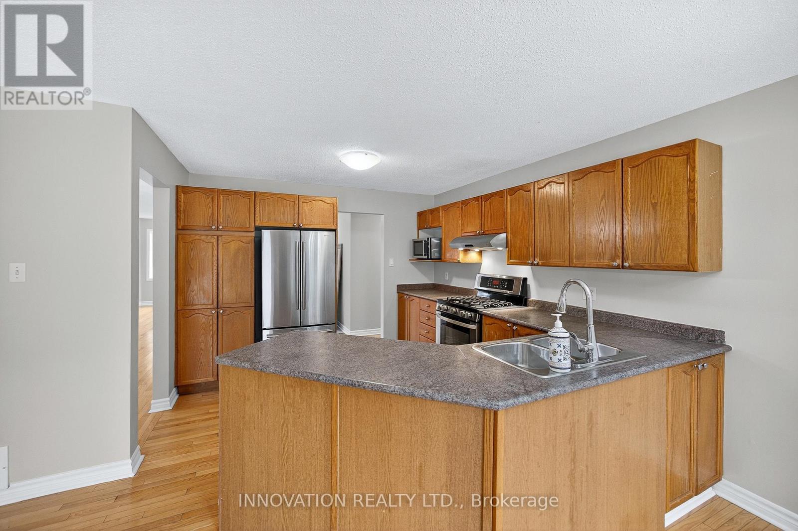30 Randall James Drive, Ottawa, ON - Indoor Photo Showing Kitchen With Double Sink