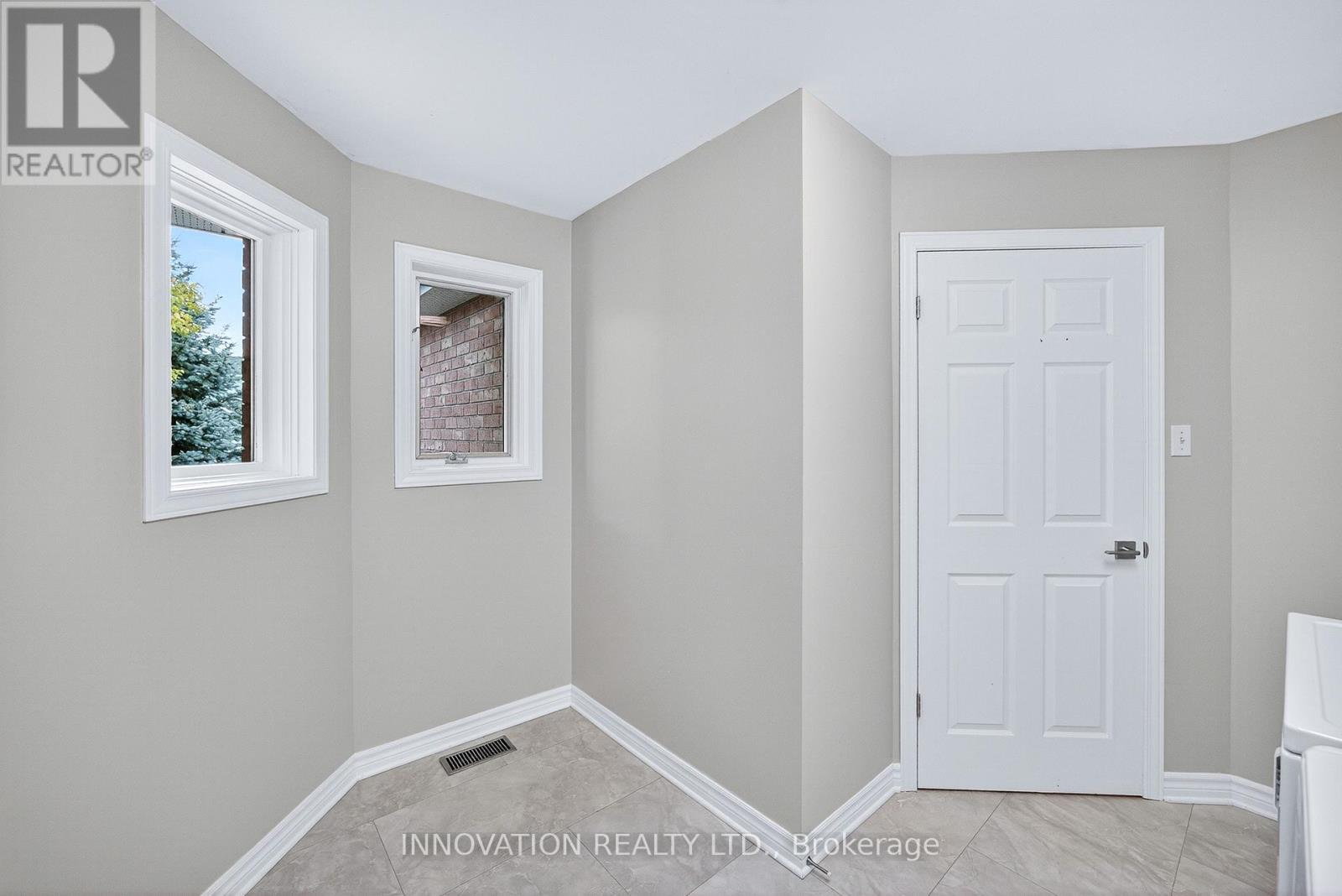 Oversized laundry/mudroom! - 30 Randall James Drive, Ottawa, ON - Indoor Photo Showing Other Room