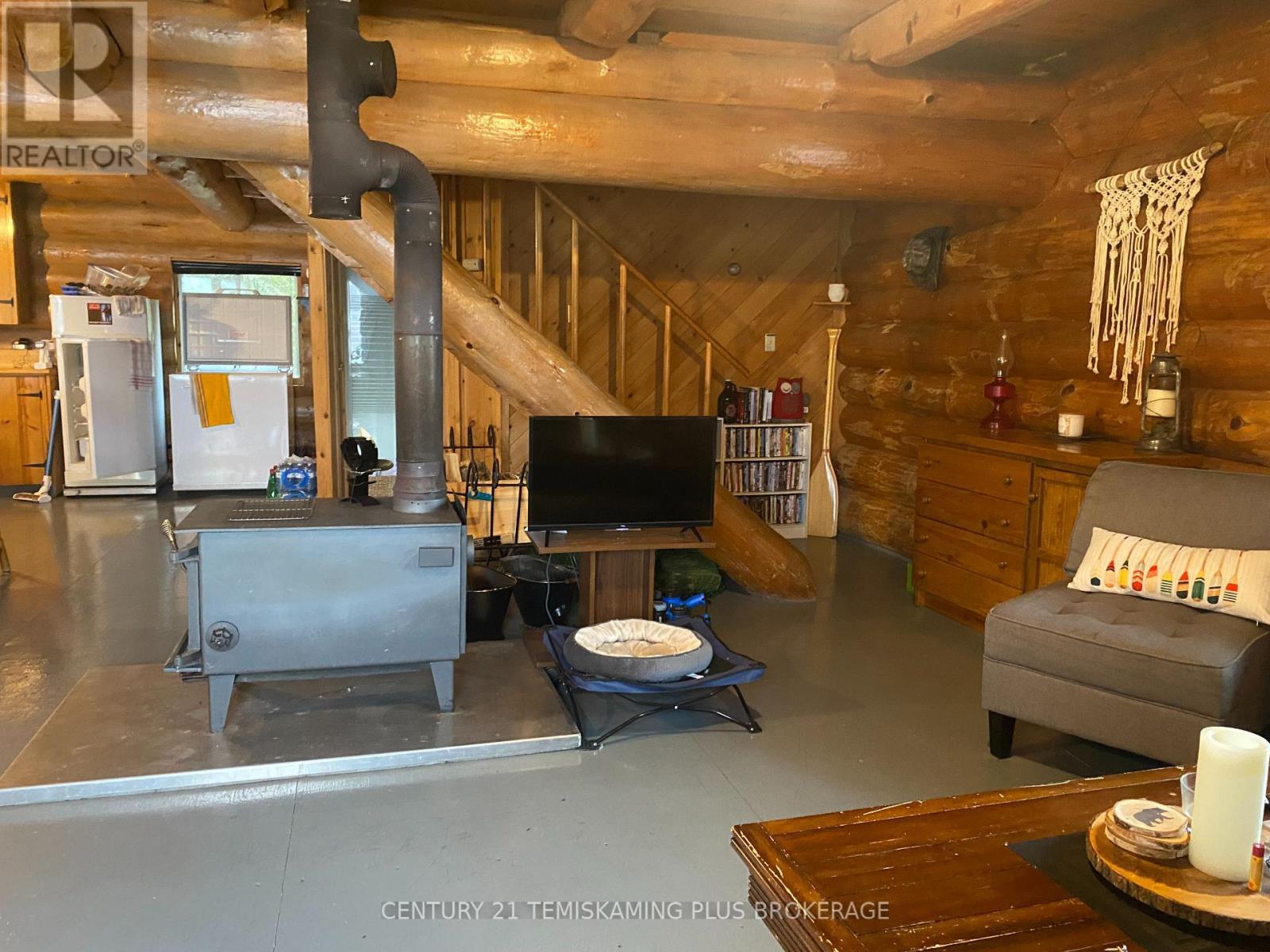 1 Weekes Island, Englehart (Central Timiskaming), ON - Indoor