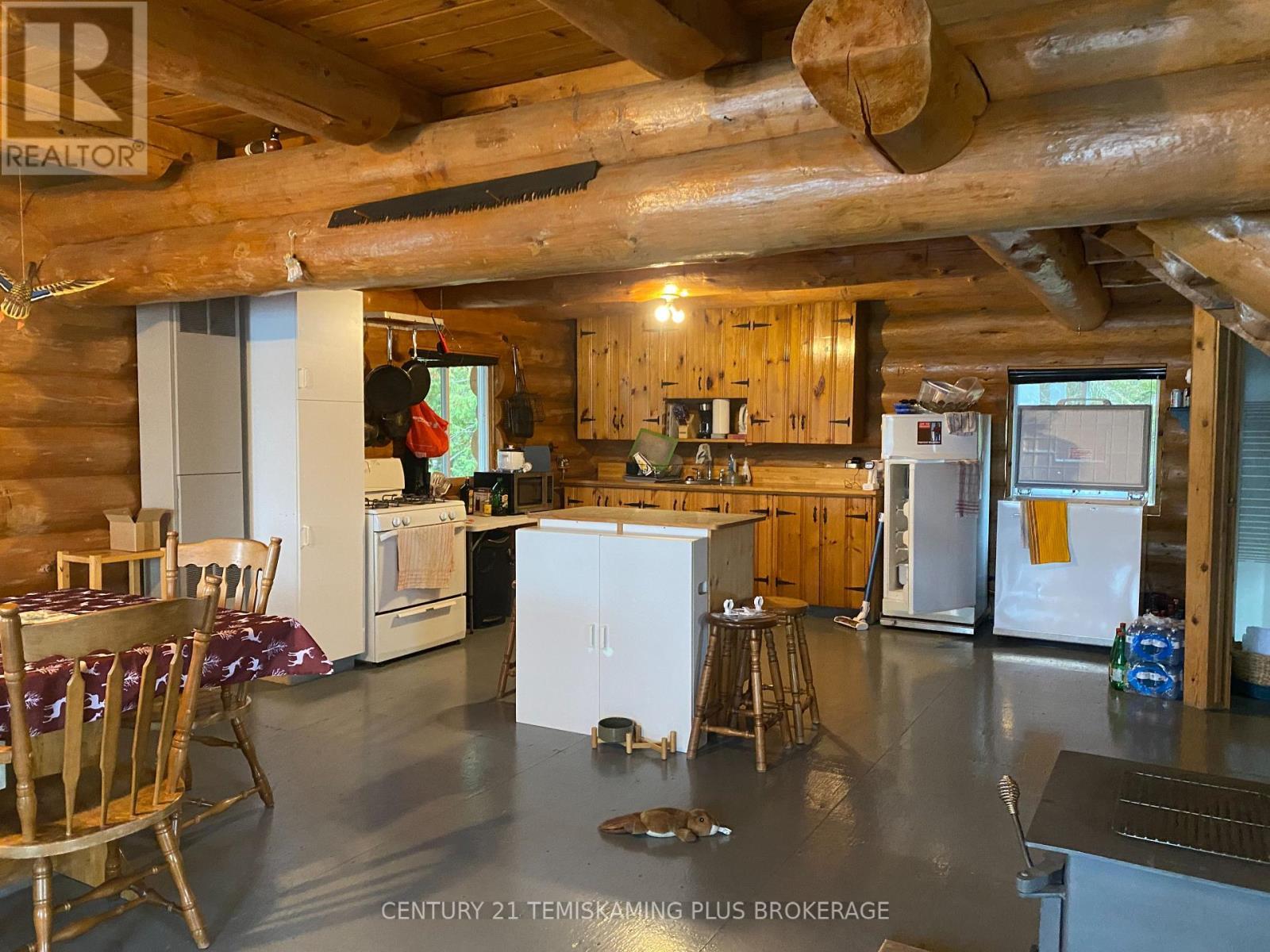 1 Weekes Island, Englehart (Central Timiskaming), ON - Indoor