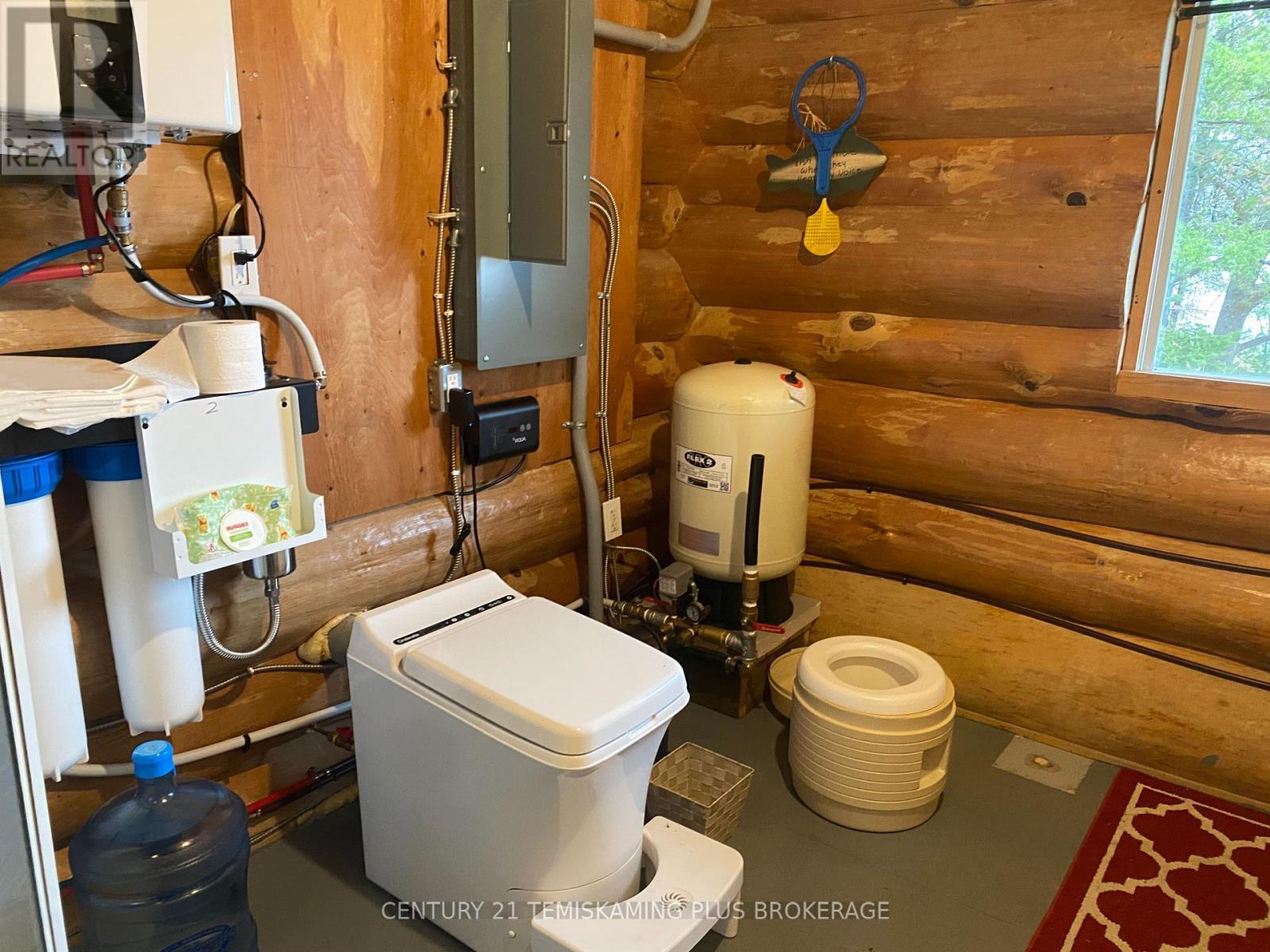 1 Weekes Island, Englehart (Central Timiskaming), ON - Indoor