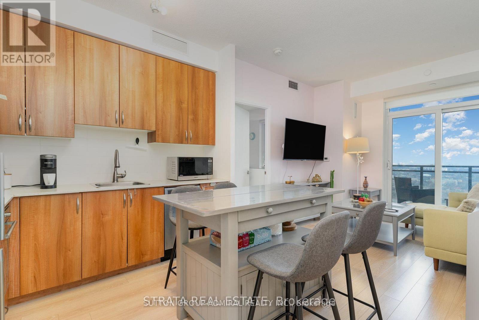 3505 - 55 Ann O'Reilly Road, Toronto, ON - Indoor Photo Showing Kitchen