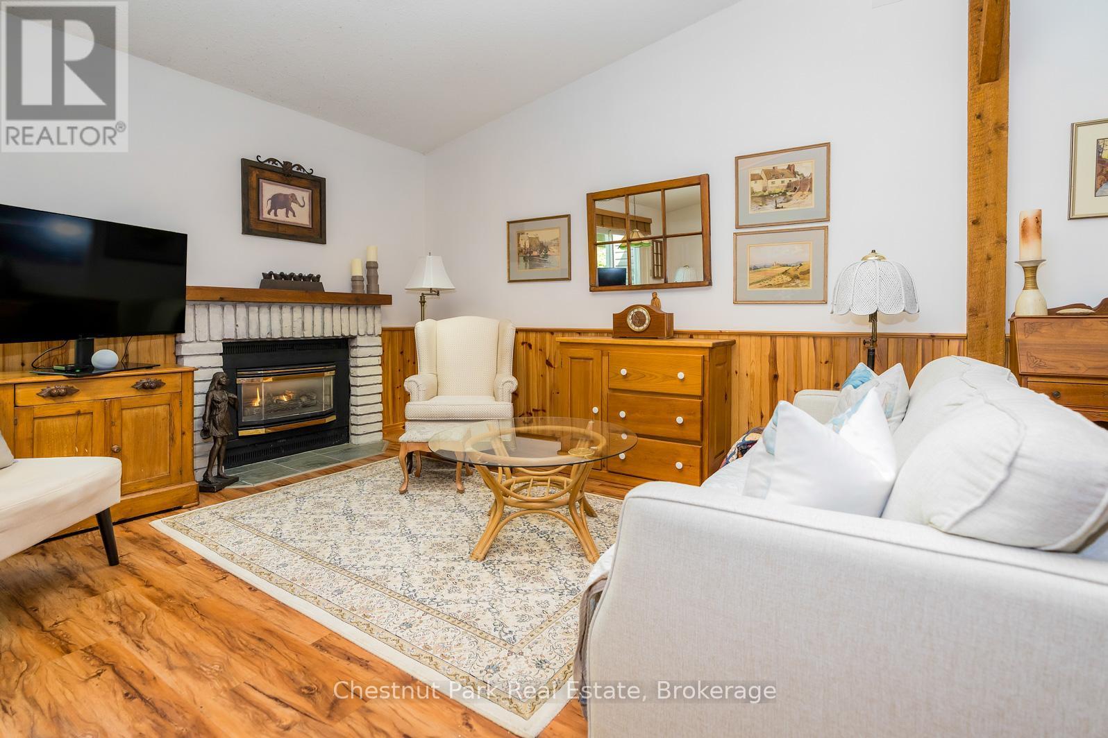 197 Escarpment Crescent, Collingwood, ON - Indoor Photo Showing Living Room With Fireplace
