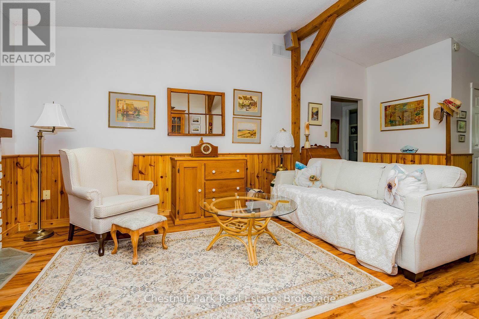 197 Escarpment Crescent, Collingwood, ON - Indoor Photo Showing Living Room