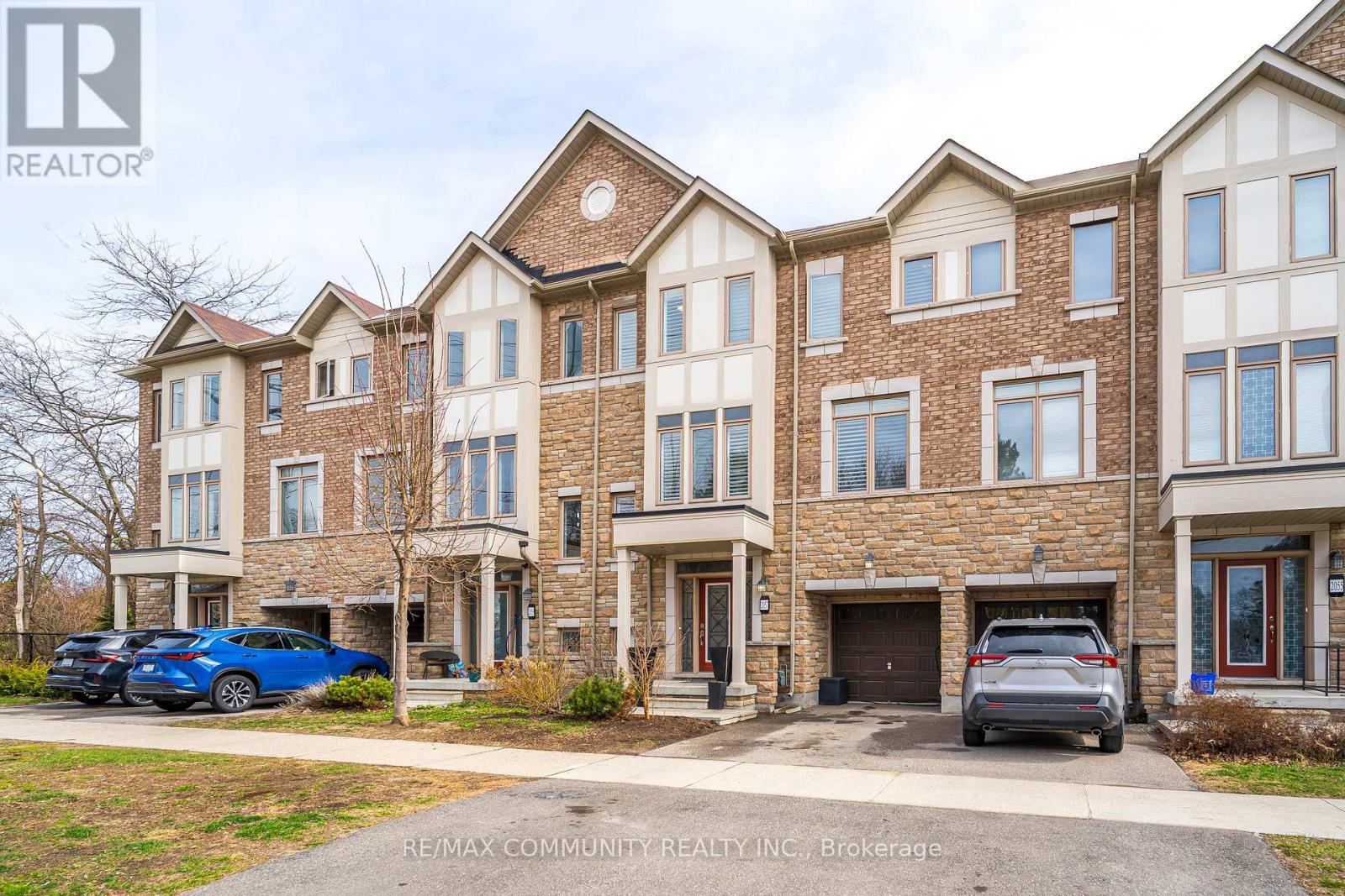 2057 Cliff Road, Mississauga, ON - Outdoor With Facade