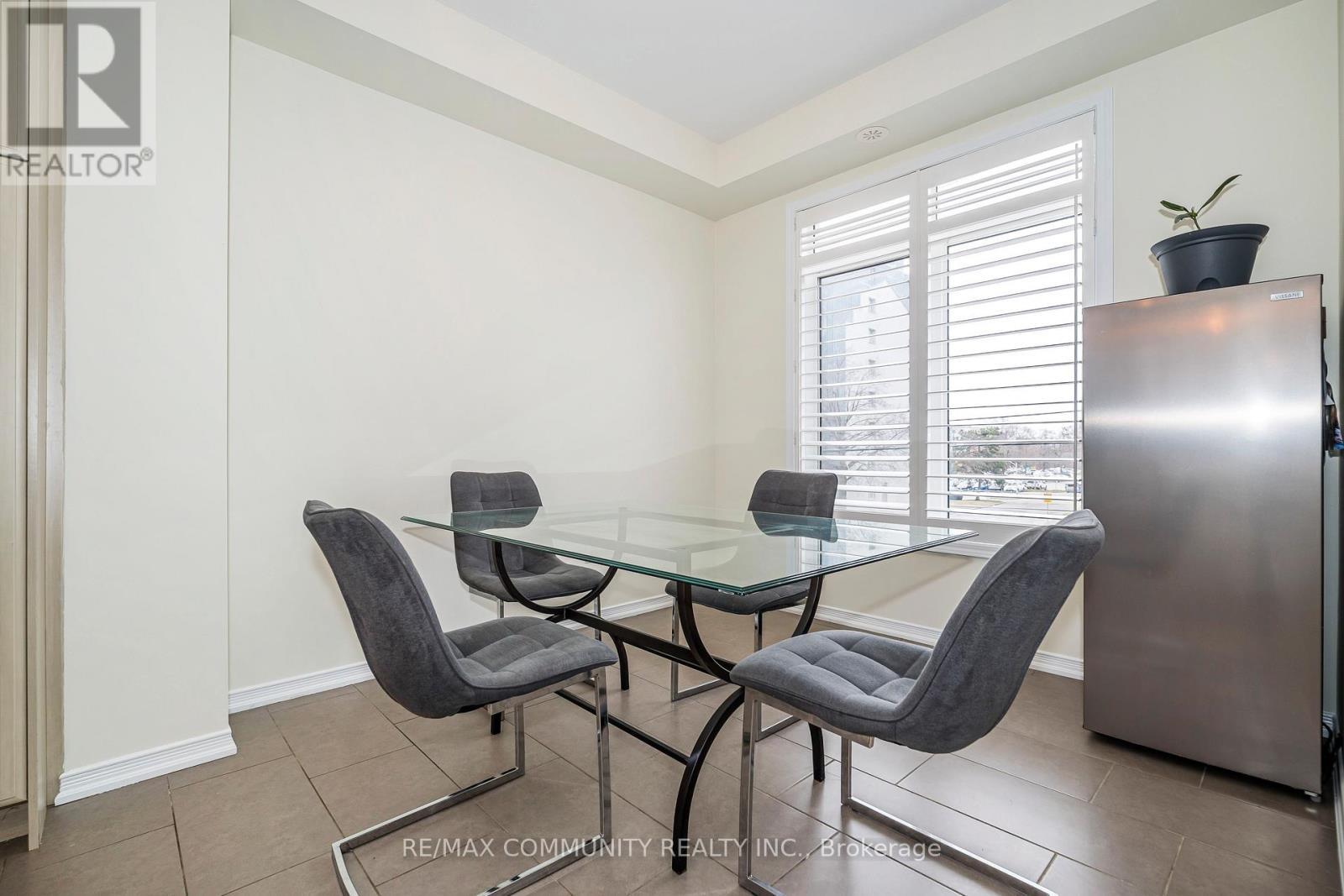 2057 Cliff Road, Mississauga, ON - Indoor Photo Showing Dining Room