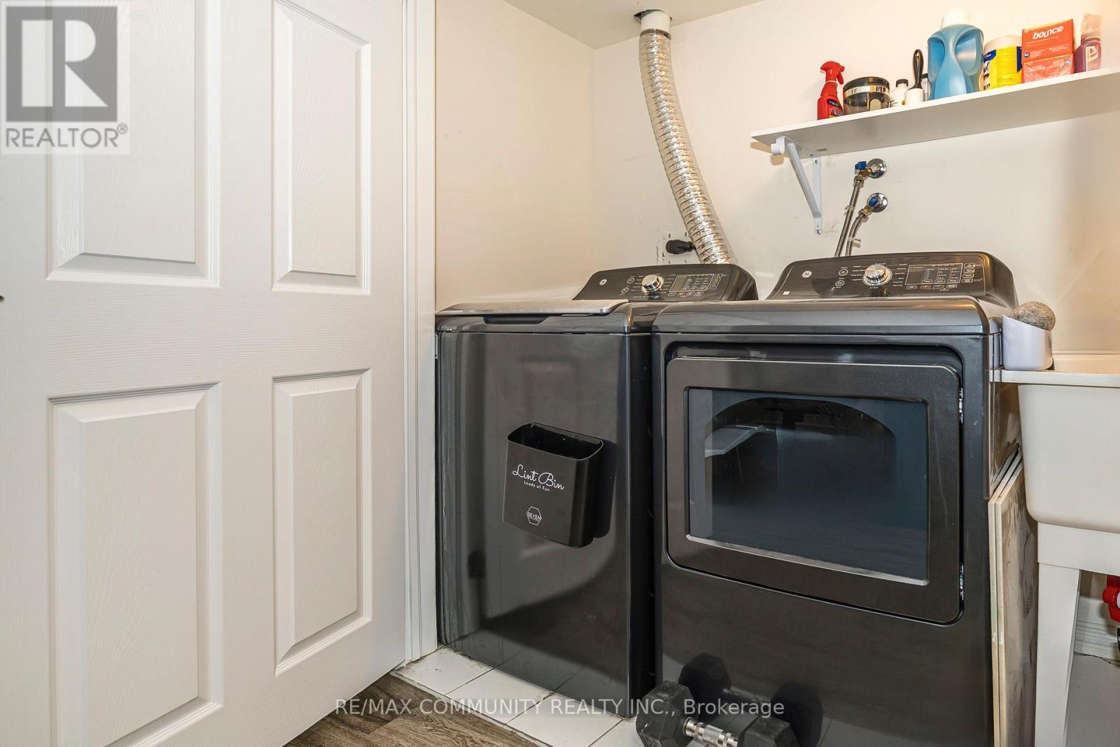 2057 Cliff Road, Mississauga, ON - Indoor Photo Showing Laundry Room