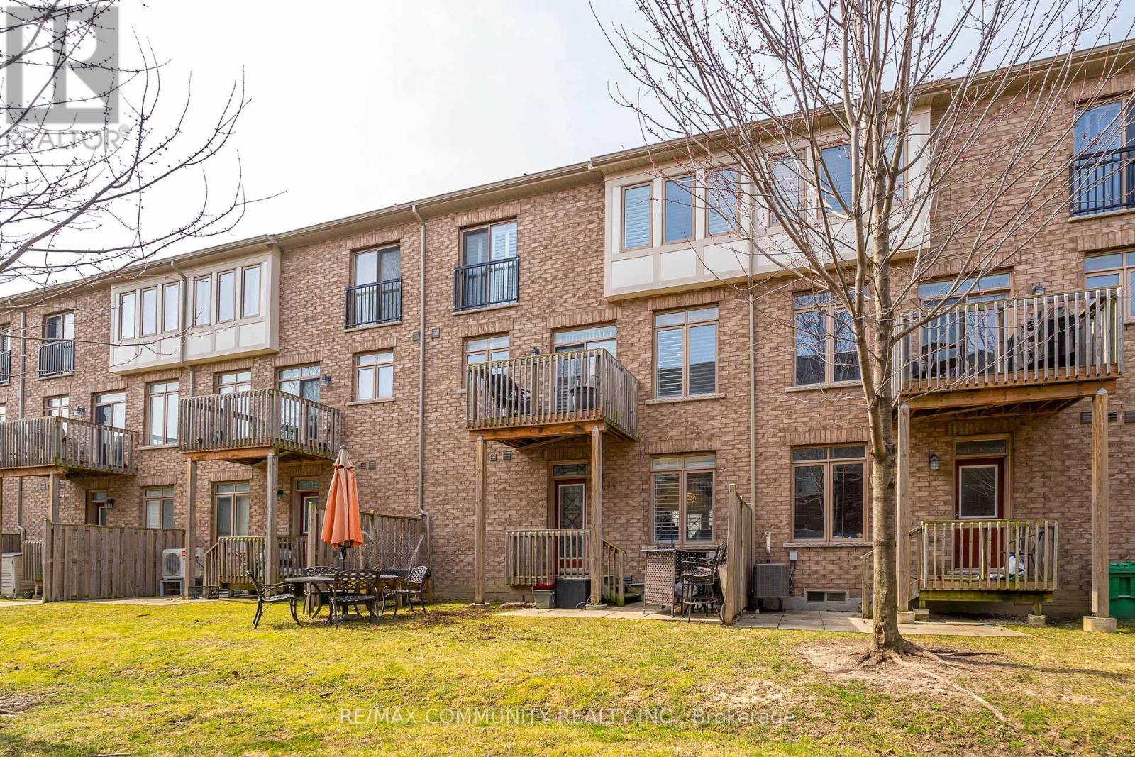 2057 Cliff Road, Mississauga, ON - Outdoor With Balcony