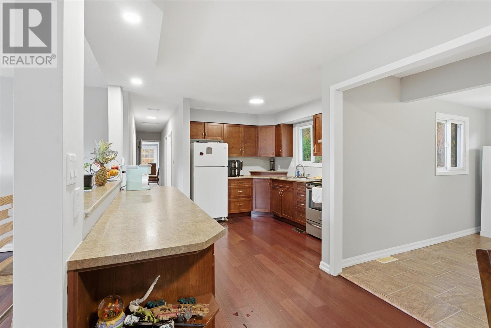 1039 Sheppards Ln, Spragge, ON - Indoor Photo Showing Kitchen