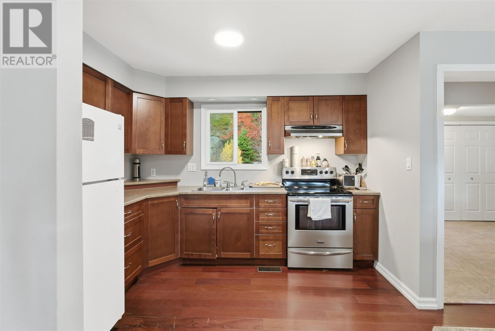 1039 Sheppards Ln, Spragge, ON - Indoor Photo Showing Kitchen With Double Sink